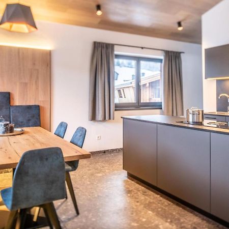 Apartment In Wald Im Pinzgau With A Carport エクステリア 写真