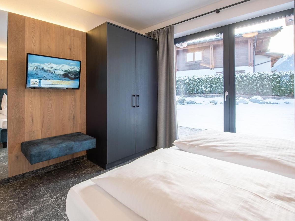 Apartment In Wald Im Pinzgau With A Carport エクステリア 写真